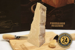Parmigiano Reggiano - Stagionatura 24 MESI - Pezzatura da 500 gr