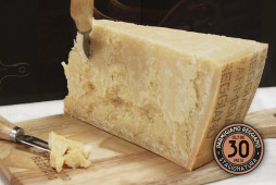 Parmigiano Reggiano - Stagionatura 30 MESI - Pezzatura da 1,5 Kg