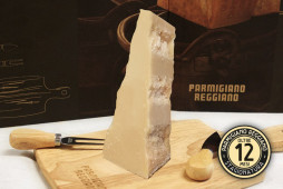 Parmigiano Reggiano - Stagionatura 12 MESI - Pezzatura da 250 gr Parmigiano Reggiano - Stagionatura 12 MESI - Pezzatura da 250 gr