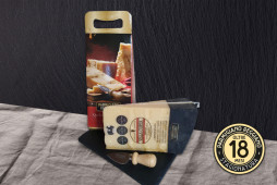 CONFEZIONE NATALIZIA CON COLTELLINO Parmigiano Reggiano - Stagionatura 18 MESI - 1kg CONFEZIONE NATALIZIA CON COLTELLINO Parmigiano Reggiano - Stagionatura 18 MESI - 1kg