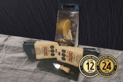 CONFEZIONE TRADIZIONALE Parmigiano Reggiano con Coltellino - Stagionatura 12 e 24 MESI - 2Kg CONFEZIONE TRADIZIONALE Parmigiano Reggiano con Coltellino - Stagionatura 12 e 24 MESI - 2Kg