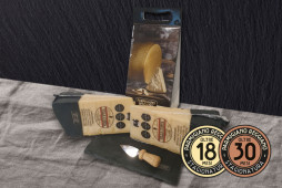 CONFEZIONE TRADIZIONALE Parmigiano Reggiano con Coltellino - Stagionatura 18 e 30 MESI - 2Kg CONFEZIONE TRADIZIONALE Parmigiano Reggiano con Coltellino - Stagionatura 18 e 30 MESI - 2Kg