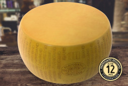 Parmigiano Reggiano - Stagionatura 12 MESI - Forma Intera circa 40kg Parmigiano Reggiano - Stagionatura 12 MESI - Forma Intera circa 40kg