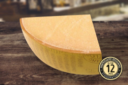 Parmigiano Reggiano - Stagionatura 12 MESI - Ottavo di Forma 4.5 kg Parmigiano Reggiano - Stagionatura 12 MESI - Ottavo di Forma 4.5 kg