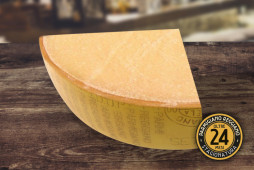 Parmigiano Reggiano - Stagionatura 24 MESI - Ottavo di Forma 4.5 kg Parmigiano Reggiano - Stagionatura 24 MESI - Ottavo di Forma 4.5 kg
