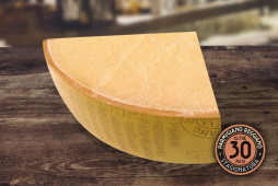 Parmigiano Reggiano - Stagionatura 30 MESI - Ottavo di Forma 4.5 kg Parmigiano Reggiano - Stagionatura 30 MESI - Ottavo di Forma 4.5 kg