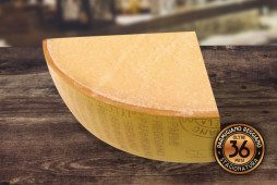 Parmigiano Reggiano - Stagionatura 36 MESI - Ottavo di Forma 4.5 kg Parmigiano Reggiano - Stagionatura 36 MESI - Ottavo di Forma 4.5 kg
