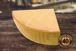 Parmigiano Reggiano - Stagionatura 40 MESI - Ottavo di Forma 4.5 kg Parmigiano Reggiano - Stagionatura 40 MESI - Ottavo di Forma 4.5 kg