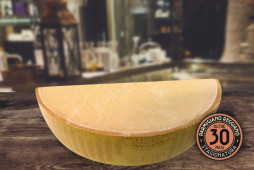 Parmigiano Reggiano - Stagionatura 30 MESI - Quarto di Forma 10 kg Parmigiano Reggiano - Stagionatura 30 MESI - Quarto di Forma 10 kg